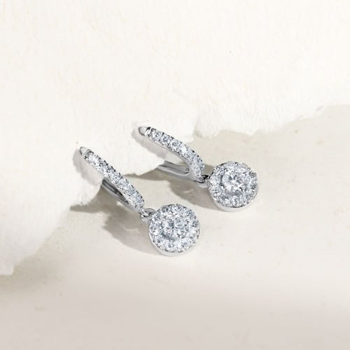 Silberne runde Ohrringe mit 0.13ct Lab Grown Diamanten Madhu