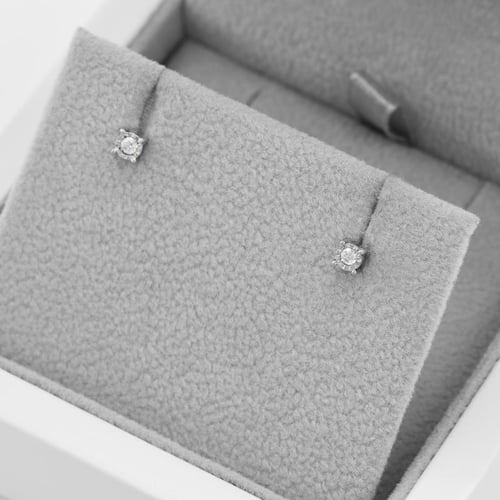 Ohrringe mit Lab Grown Diamanten und Auswahl des Karatgewichts Dommila
