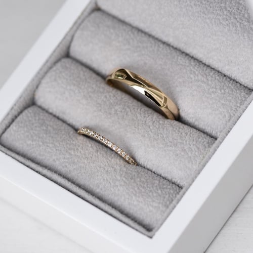 Trauring Eternity mit Diamanten und Court Ring Adva