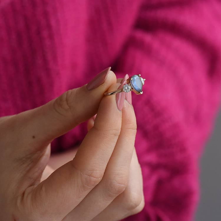 Verlobungsring mit Labradorit und Moissaniten Nanon 73734