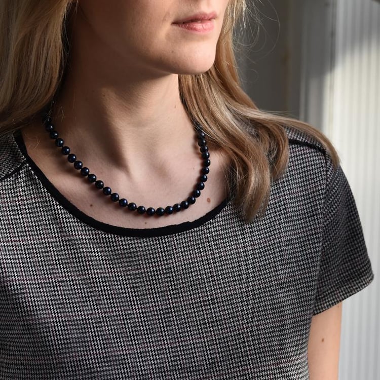 Silberne Halskette mit schwarzen Perlen Ermine 50896