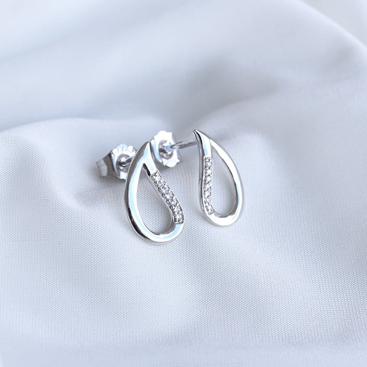 Silberne Ohrstecker in Tropfenform mit Lab Grown Diamanten Moyna 104149