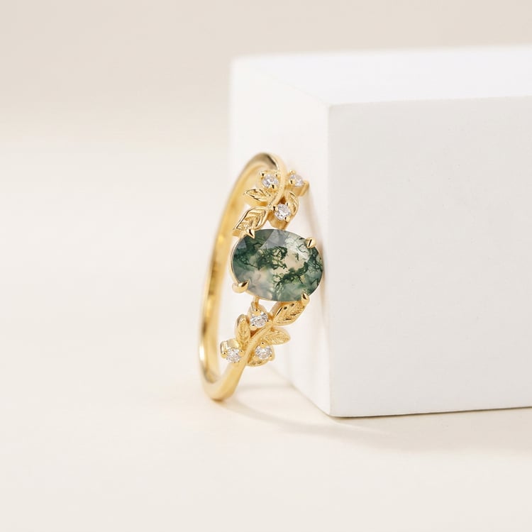 Eleganter Ring mit Moosachat und Moissaniten Hene 170014