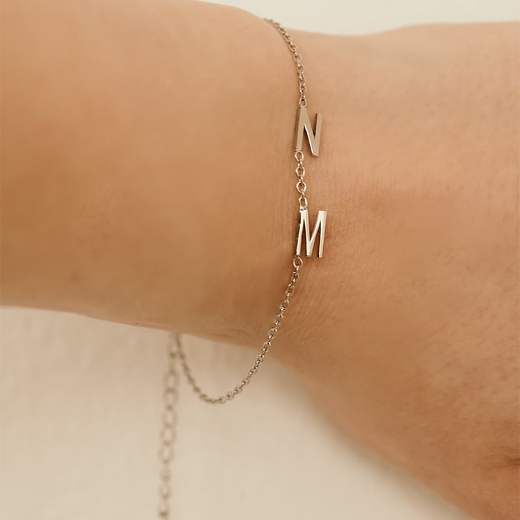 Silbernes Armband mit 2 Buchstaben Ihrer Wahl Annika 120359