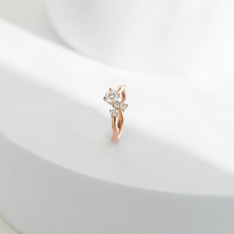 Cluster Ring mit ČGL zertifiziertem Diamanten Roche 146147