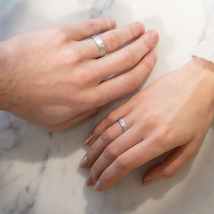 Eheringe mit einem Herz und Diamant Ernie