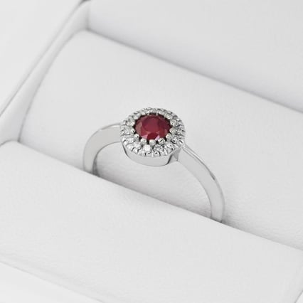 Verlobungsring mit Rubin und Diamanten Tafne
