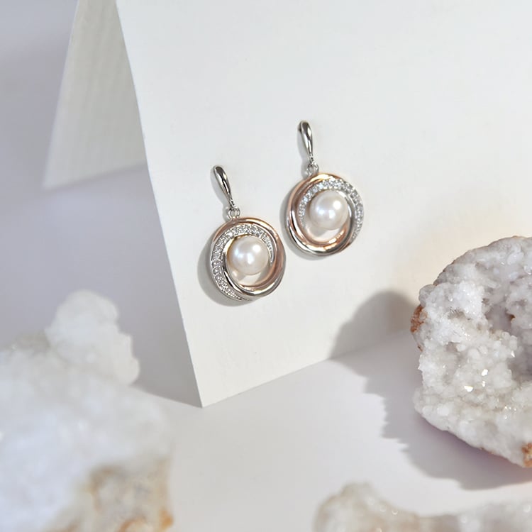 Hängende Silberohrringe mit Perlen Pajis 108431