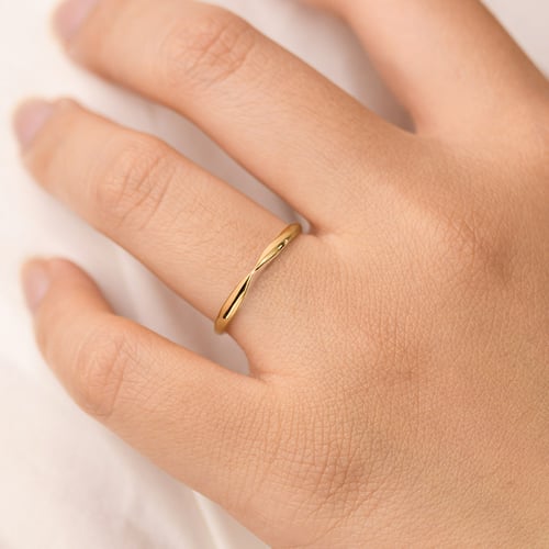 Schlichte goldene Eheringe mit verengtem Umfang Aeneas