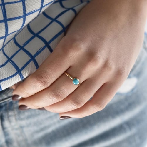 Goldener Ring mit Cabochon-Türkis Yana