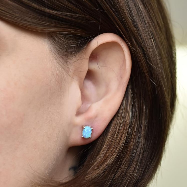 Silberne Ohrringe mit hellblauen Opalen Jula 26117