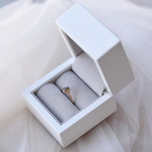 Goldener minimalistischer Ring mit Labradorit Stowy