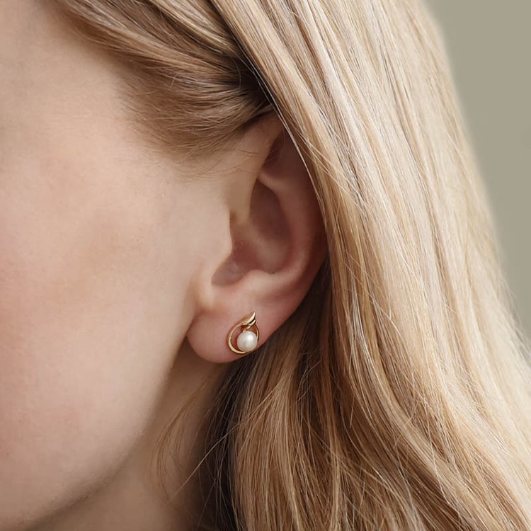 Elegante Goldohrringe mit Perlen Maeby 93875