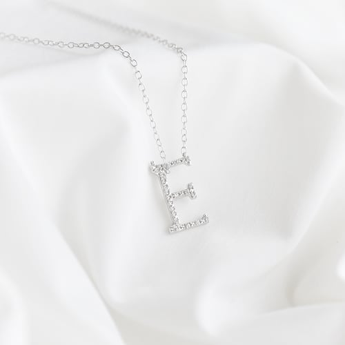 Personalisierter Buchstabenanhänger mit Diamanten Amira