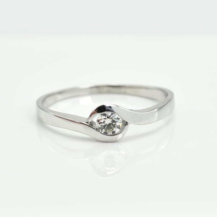 Verlobungsring aus Gold mit Diamanten 11355