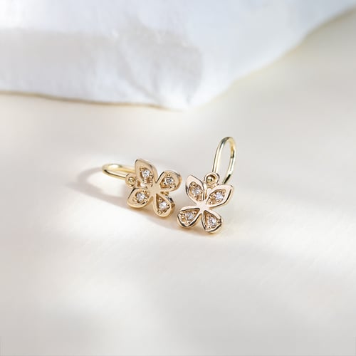 Kinderohrringe aus Gold in Form eines Schmetterlings mit Lab Grown Diamanten Madeleine