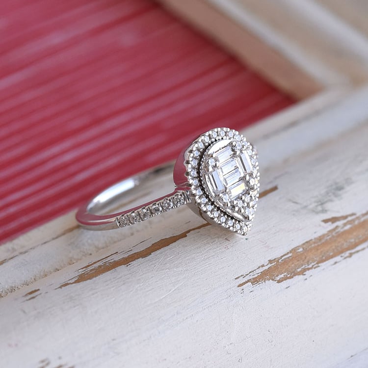 Glänzender Diamantring in Tropfenform Anastasiya 85315