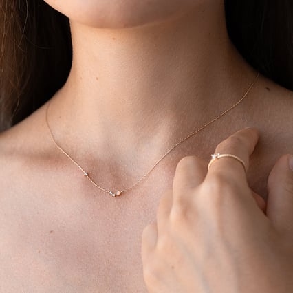 Goldene Halskette mit Opal und Saphiren Noela