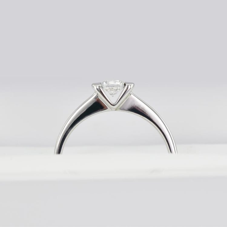 Ring aus Platin 24282