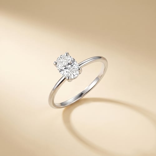Verlobungsring mit Buchstabenund Lab Grown Diamanten Frost