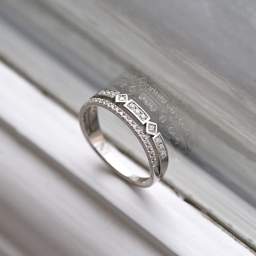 Trendy goldener Ring mit Diamanten Ward