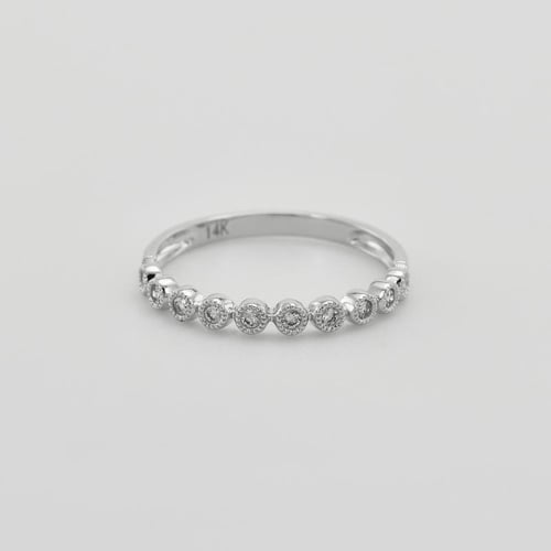 Goldener Trauring mit Vintage Relief und Komfort Ring Danel