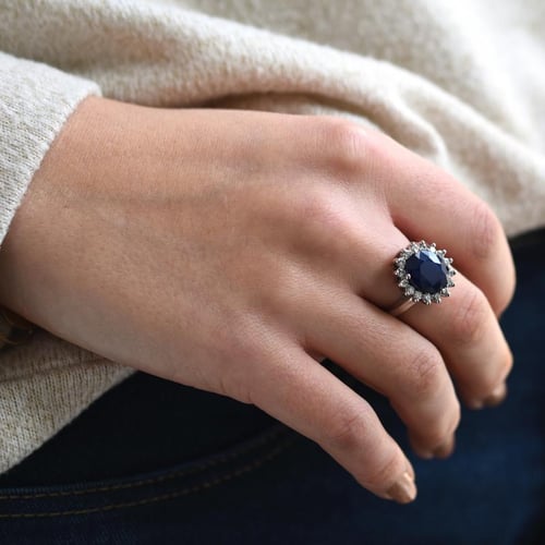 Goldener Ring mit blauem Saphir und Diamanten Tubiah