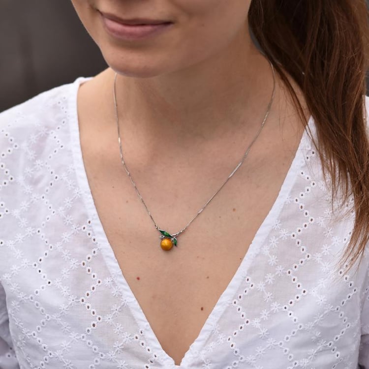 Silberne Diamanthalskette mit Emaille und Orange Naranda 43524