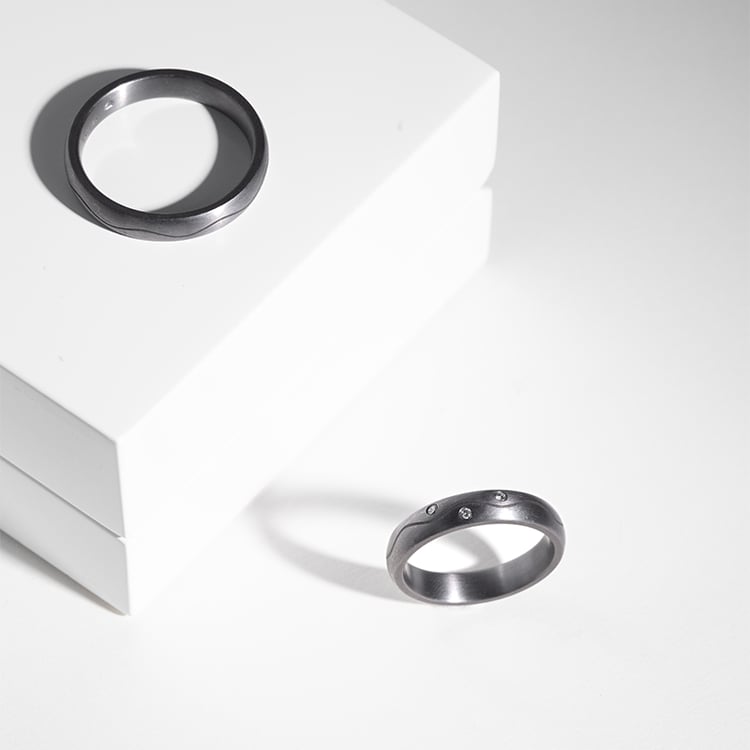 Eheringe aus Tantal mit Diamanten Brodie 123387