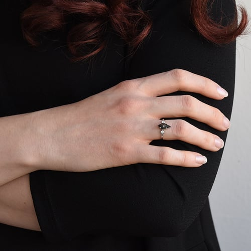Ring mit Salt and Pepper Diamant in Kiteform Melitta
