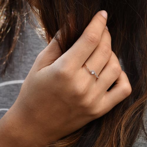 Goldener Verlobungsring mit Lab Grown Diamanten Anthia