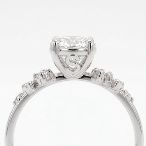 Verlobungsring mit Buchstaben und Lab Grown Diamanten Olha