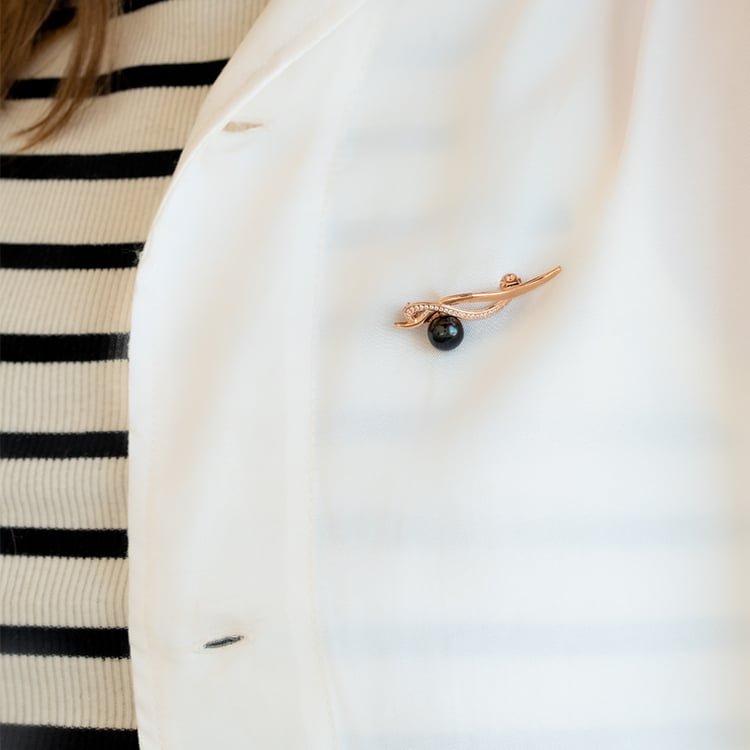 Vergoldete Brosche mit schwarzer Perle und Zirkonia Otmar 121270