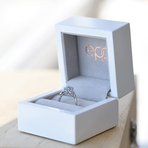 Goldener Aquamarinring mit Diamanten Alanyse