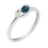 Romantischer Verlobungsring mit blauem Diamant Cearah