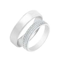 Schlichte Eheringe aus Gold mit Diamanten Sydell