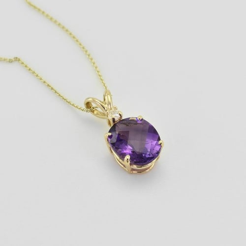 Goldener Anhänger mit 2.03ct Amethyst und Diamant Rafiah