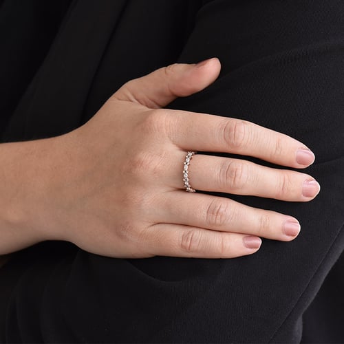 Romantischer Eternity-Ring mit Diamanten Josette
