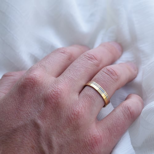 Zweifarbige Eheringe aus Gold mit Diamant Lonnell