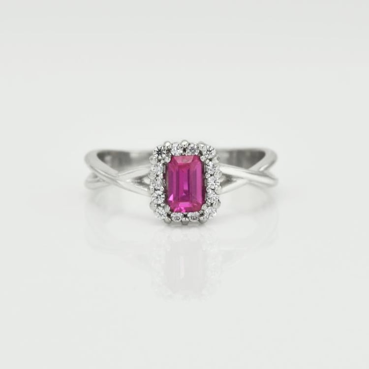 Zarter Goldring mit Diamanten und Saphir im Smaragdschliff Hali 17754