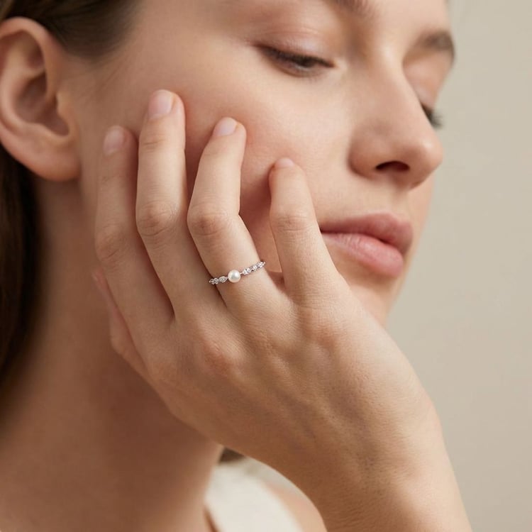 Silberring mit weißer Perle und Zirkonia Jaya 166413