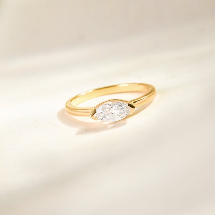 Goldring mit Halblünette Marquise-Diamanten Berenike 164318