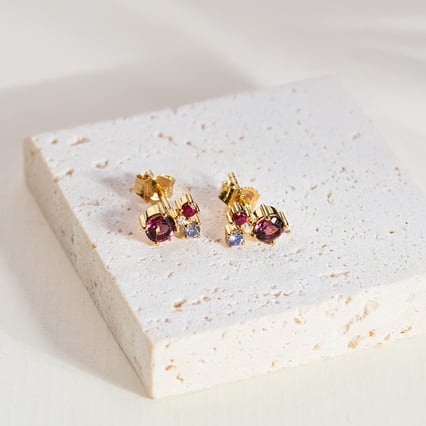 Ohrstecker mit Tansanit, Turmalin, Rubin und einem Diamanten Kerrie