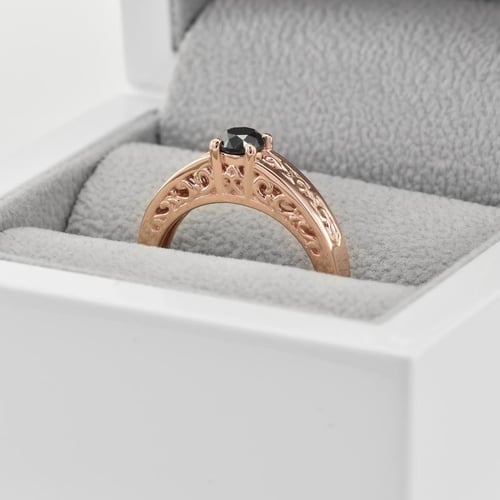 Vintage Verlobungsring mit schwarzem Diamant Lerien