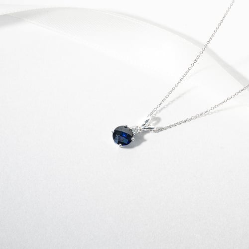 Saphir-Anhänger aus Gold mit Diamanten Emolyna
