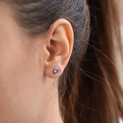 Set aus zarten Schmuckstücken mit Tansaniten Tolar