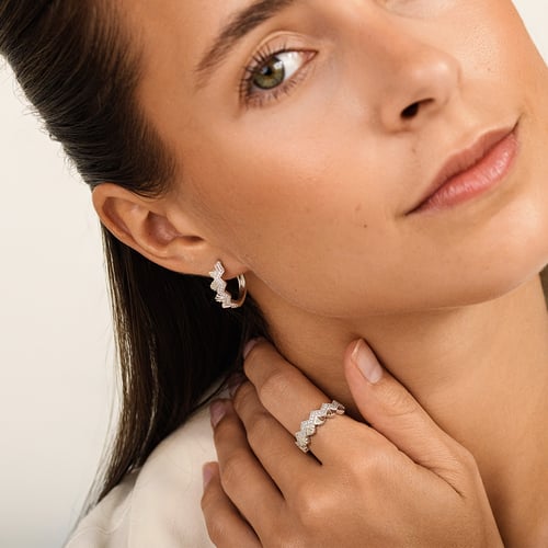Außergewöhnliche silberne Creolen mit Lab Grown Diamanten Alva