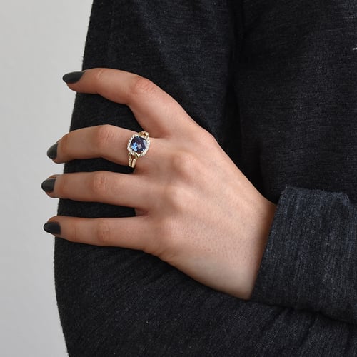 Ring mit einem Alexandrit und Lab Grown Diamanten Odran