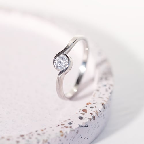 Verlobungsring mit Diamant Girija