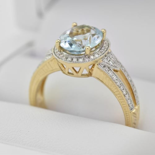 Goldring mit Aquamanrin und Diamanten Borgny